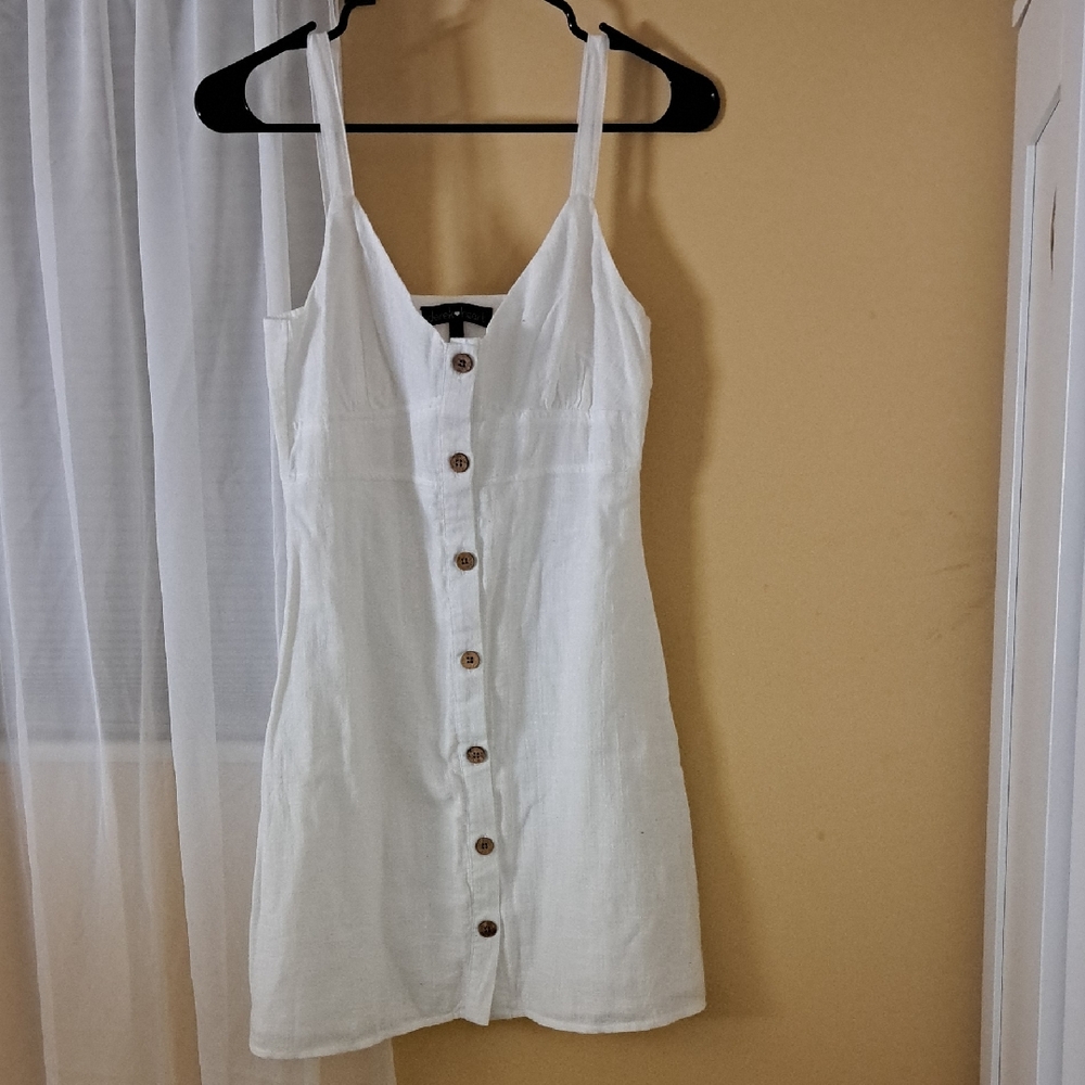 Derek Heart Classic White Top